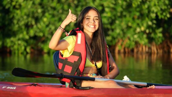 Cancún: Experiencia en kayak al atardecer en los manglares