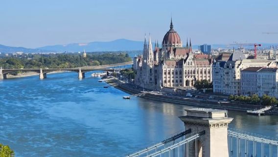 布達佩斯+漁人堡+多瑙河+塞切尼鏈橋+自由山觀景包車一日遊