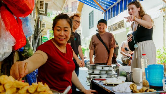 ฮานอย: ทัวร์เมืองแบบครบวงจร พร้อมรับที่สนามบิน อาหารกลางวัน และสถานที่ท่องเที่ยวสำคัญ