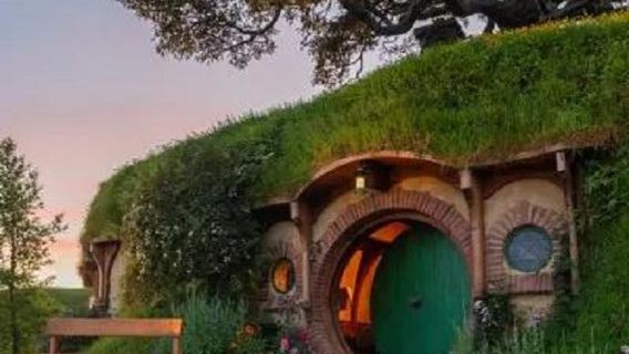 New Zealand Hobbitlandsbyen natlig rundvisning med middag (Hobbithulerne + Ringenes Herre live-oplevelse + Shire-oplevelse)