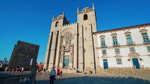 Portugal | Dagstur i Porto: Katedralen + Livraria Lello + Douro-floden + Clérigos Tårnet ※