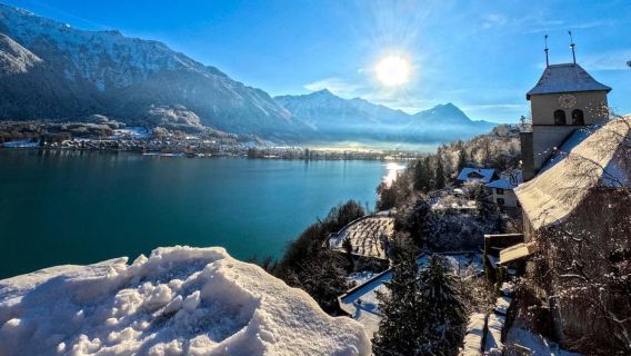 Interlaken: Passeio de Caiaque em Grupo Pequeno no Inverno no Lago Brienz