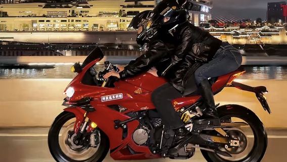 Experiencia de fotografía en motocicleta con el paisaje nocturno de Chongqing (opción de acompañamiento con modelo + fotos y vídeos cortos incluidos)