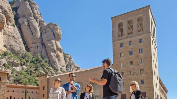 Montserrat, Gerona e Costa Brava: Tour Guidato da Barcellona