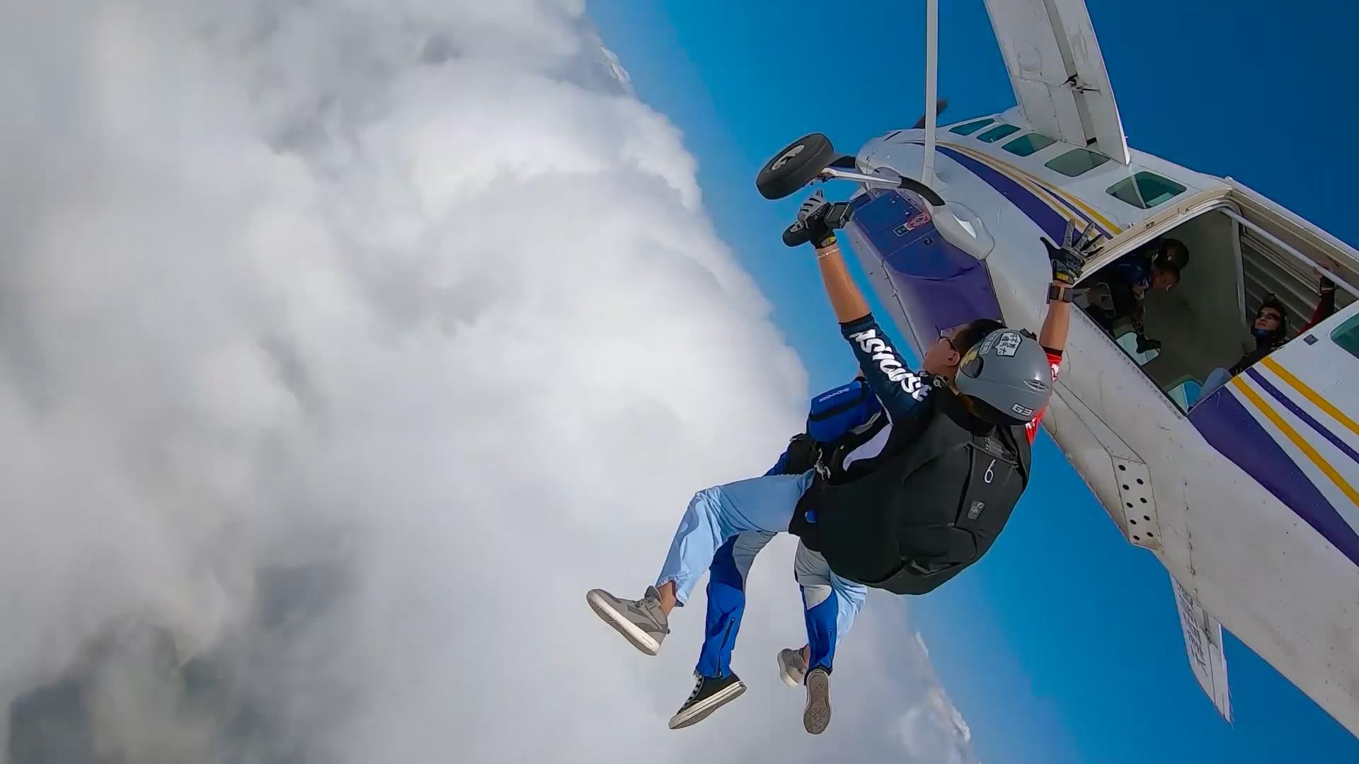 廣州Trip Moments【廣州增城三江飛行基地3000米跳傘+USPA職業教練+多種攝像方式任選】