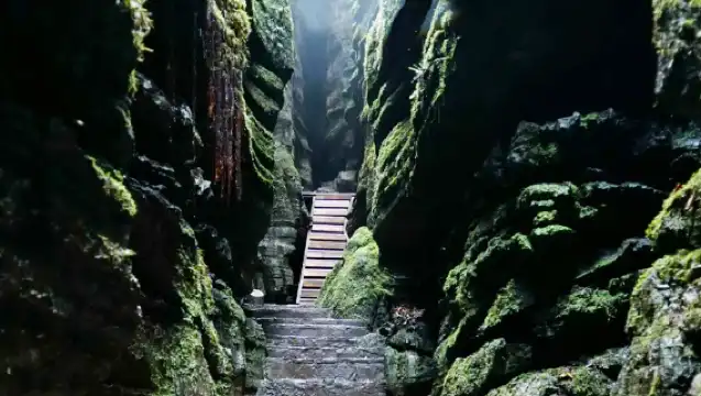 恩施梭布埡石林一日遊【接駁車專線上門接+含門票+含景交】