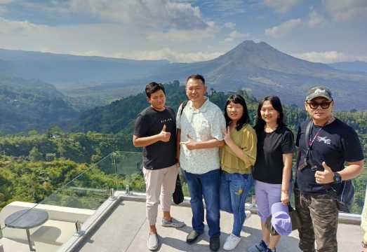 Bali Private Car Charter with English or Mandarin Speaking Tour Guide