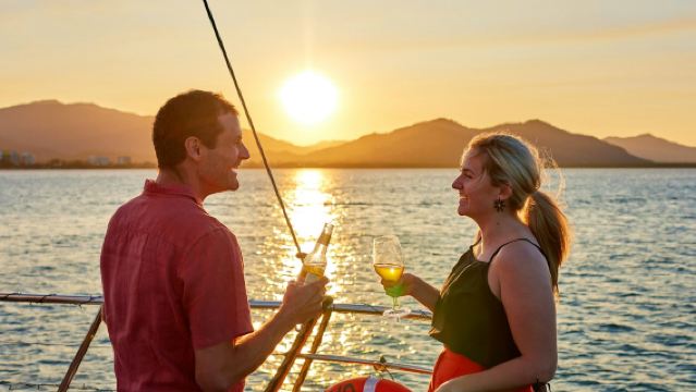 ケアンズ：スピリット・オブ・ケアンズ ディナークルーズ