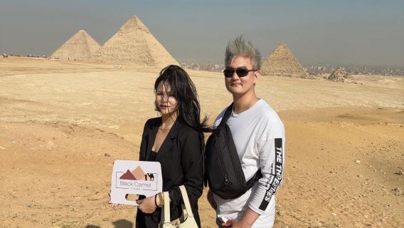 Giza Pyramids, Egyptian Museum & Khan el-Khalili: Day Tour with Lunch