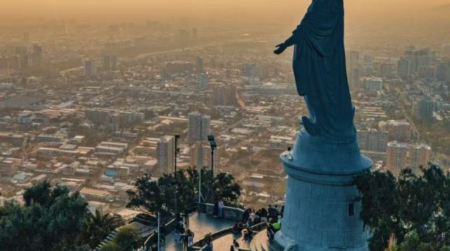 智利聖地亞哥考斯塔內拉大樓+武器廣場【私家包車/景點任選】