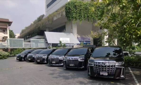 Layanan penyewaan mobil mewah Alphard di Bangkok dan Pattaya, Thailand: penyewaan mobil pribadi seka