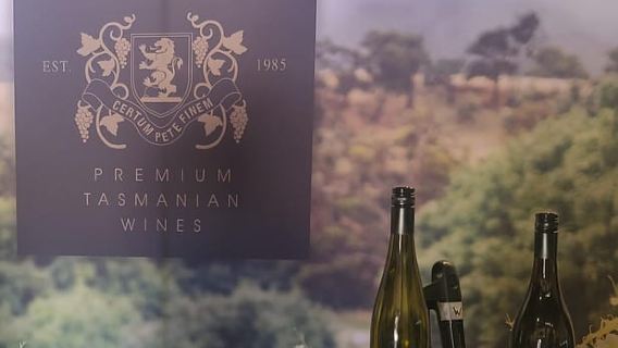 Signature Wine Tour - Hobart & SE Tasmania