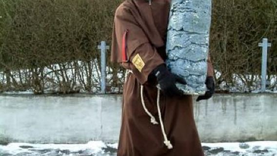 Stuttgart: 4-castle winter hike with costume tour
