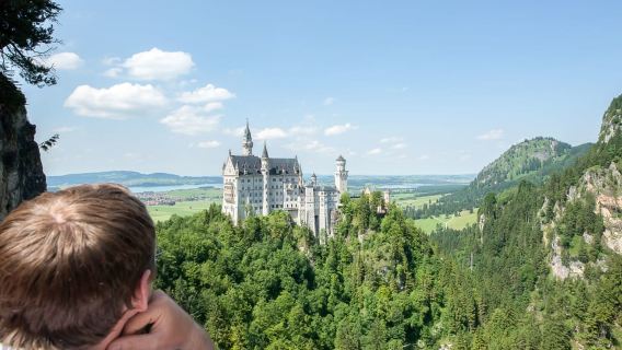 From Munich: Neuschwanstein & Linderhof Castle Full-Day Trip