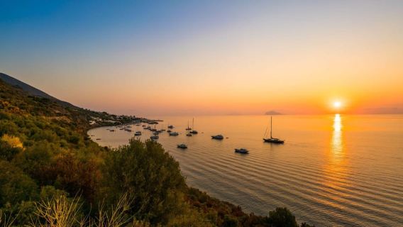 Da Tropea: Isola di Panarea e Vulcano Stromboli di notte