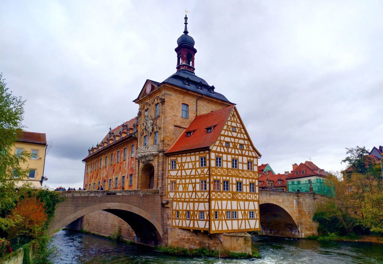 ปราสาทหลวงนูเรมเบิร์ก + ย่านเมืองเก่านูเรมเบิร์ก + เมืองเก่าแบมเบอร์เกอร์ + เวนิสน้อยบัมแบร์ก ทัวร์ 1 วัน