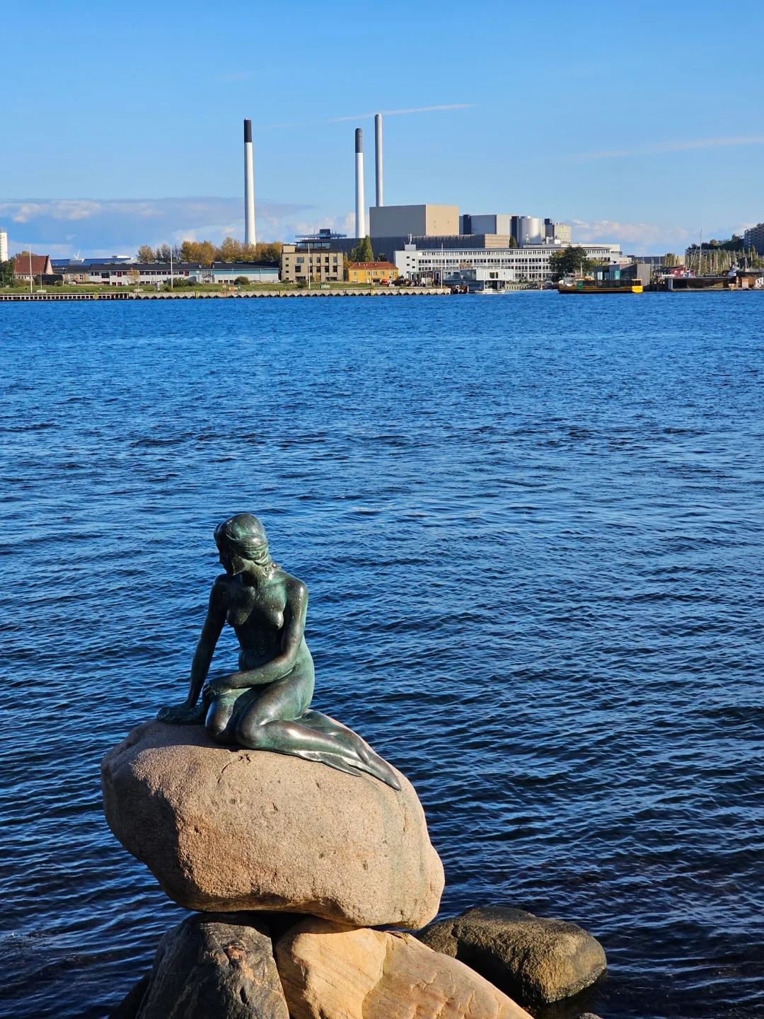 Dinamarca - Copenhague: Estatua de la Sirenita, Lago de los Cisnes, Palacio Amalienborg, grupo pequeño y exclusivo