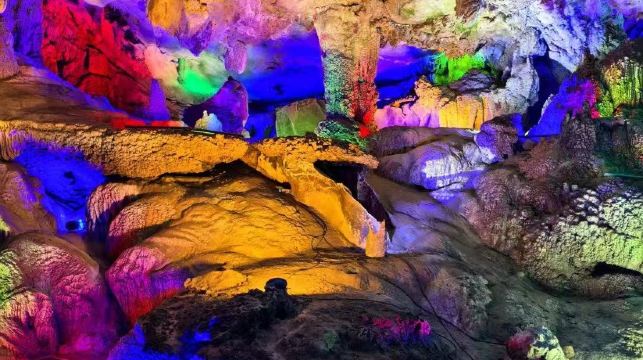 桂林漓江古東景區+冠岩景區一日遊