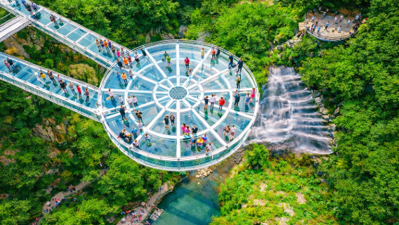 Tur Harian Guangzhou Gulong Gorge: Jembatan Kaca, Pendakian Air Terjun & Kereta Gunung