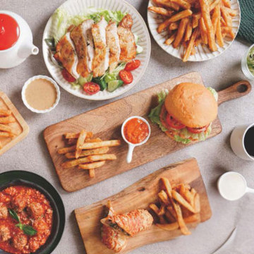 Voucher set minum petang THE Lounge di Hotel COZZI Taipei Minsheng/Taipei Zhongxiao (tiada tambahan 