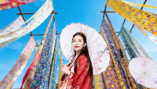 Eendaagse tour naar Beijing Gubei Water Town | Speciale aanbieding voor Internationale Vrouwendag & geniet van de muzikale watershow/dag- en nachtpanorama