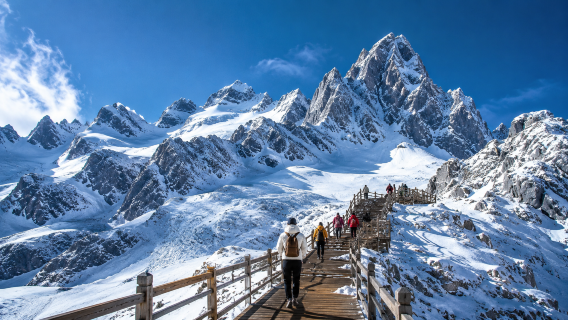 Lijiang Yulong Snow Mountain private 1-day tour | Yulong Snow Mountain Glacier Park cable car · Blue Moon Valley · Naxi culture experience