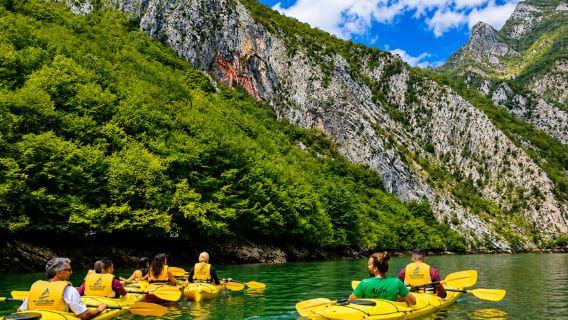 Dari Shkodra: Petualangan Danau Koman dengan Perjalanan Kapal & Kayak