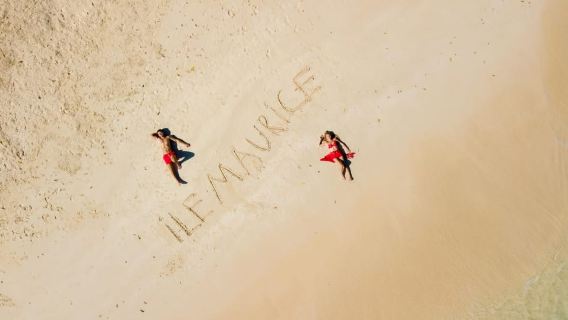 Mauritius: Private Beach Photoshoot