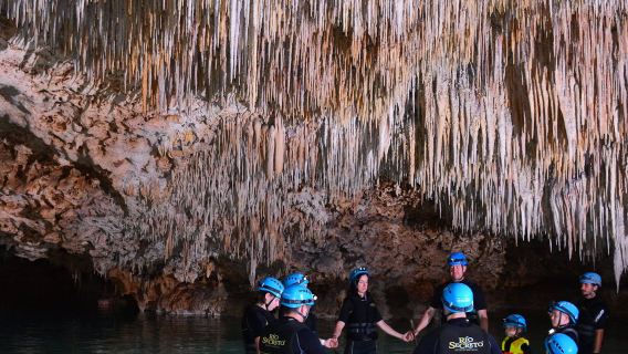 リオ・セクレト：入場券 + 3.5時間ガイドツアー