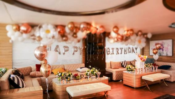 【上海遊艇8888生日求婚套餐】上海外灘黃浦江70呎雙體豪華遊艇包船夜遊黃浦江70分鐘+生日求婚主題定制套餐