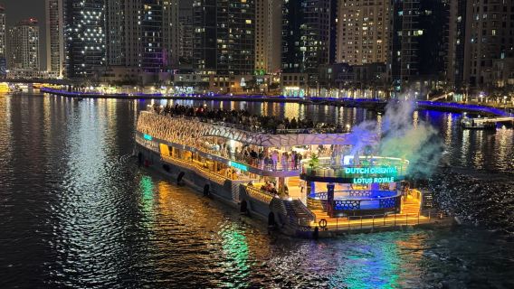 Crociera cena sul mega yacht Dubai Lotus con trasferimenti privati