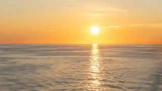 Valencia: Sunset Catamaran Tour