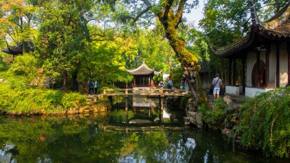 Suzhou Highlights Half-Day Tour: Hanshan Temple and Humble Administrator's Garden (See the Sounds of the Millennium Temple and Stroll Through the Painting-like Garden)