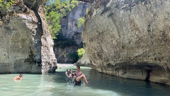 Cañón de Osumi y cascada de Bogova desde Berat - por 1001AA