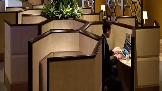 Plaza Premium Lounge service at Singapore Changi Airport 5267