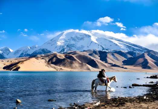 1-Day Private Tour to Kashgar, Xinjiang Pamir Plateau, Karakul Lake, Baisha Mountain, and Baisha Lake