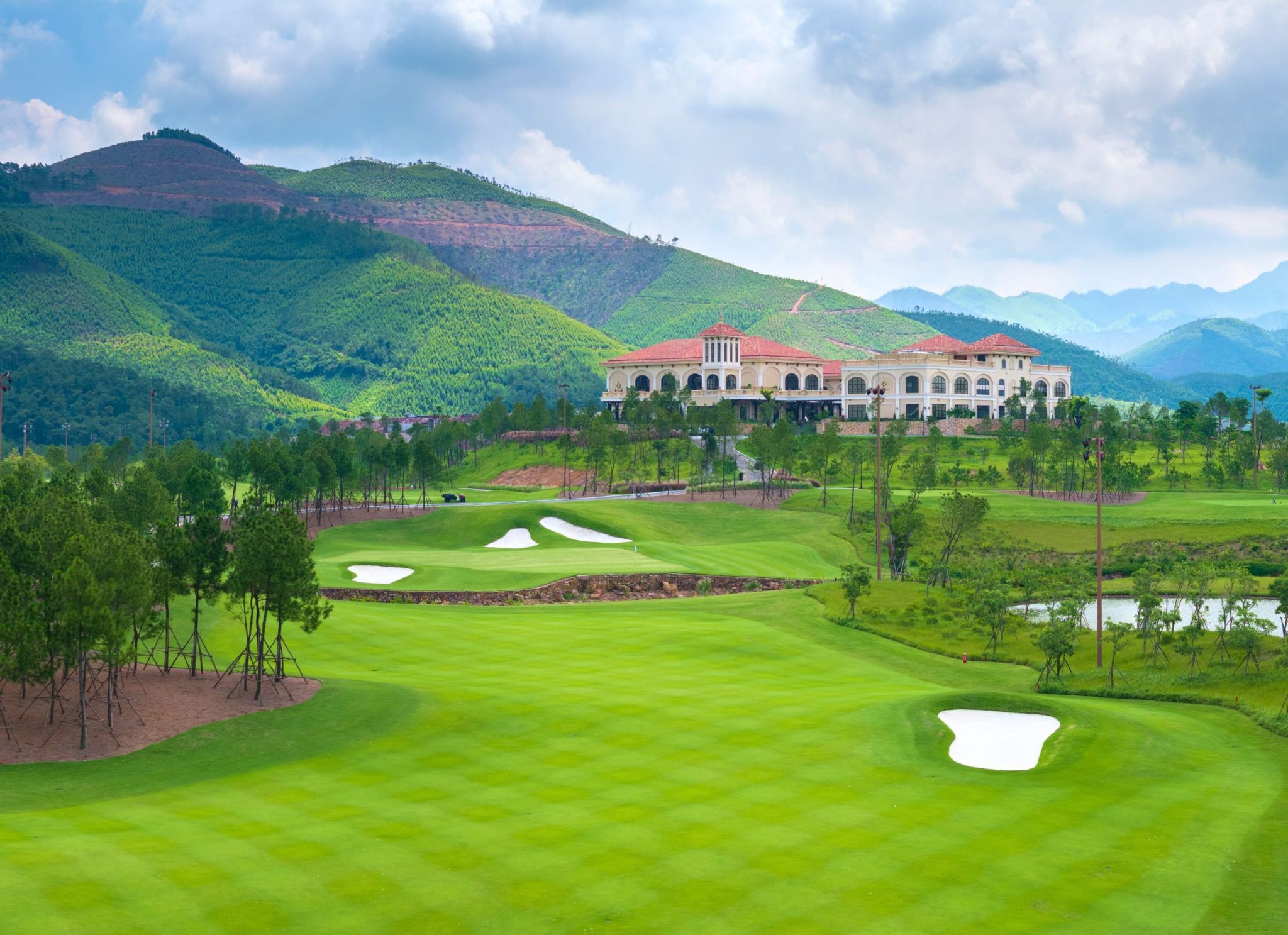 Silk Path Dong Trieu: Luxury Nature Retreat with Mountain Views