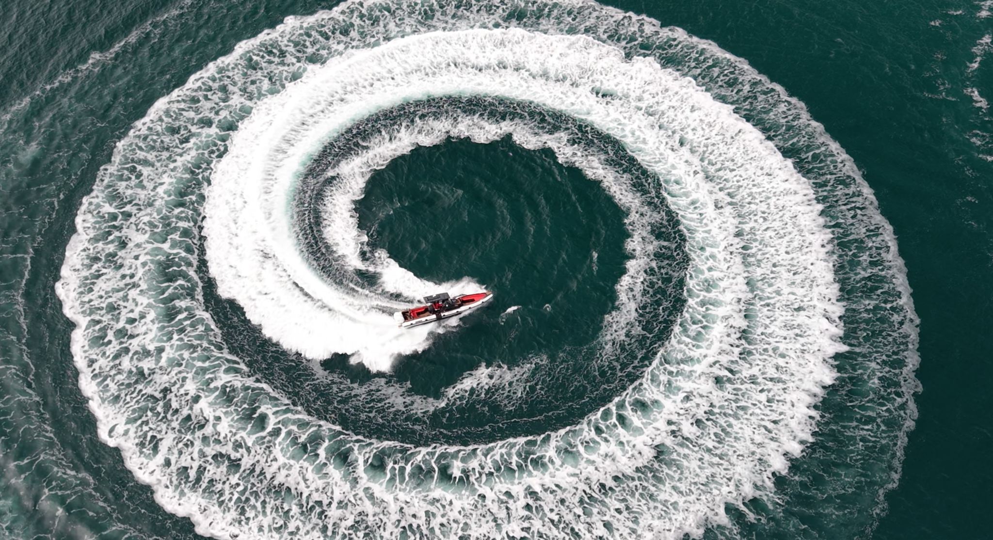 [尾道] SUIGUN RIN TOURS 高速船での60分間のスリリングなアドベンチャークルーズをお楽しみください