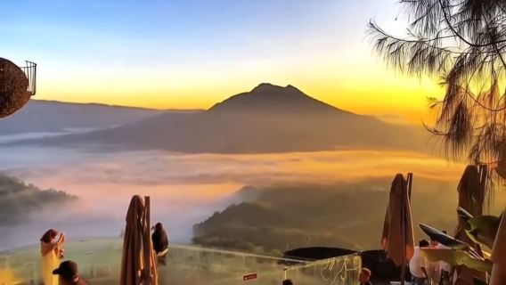 Amanecer en Kintamani Café + Cascada + Cretya Ubud (grupo privado)