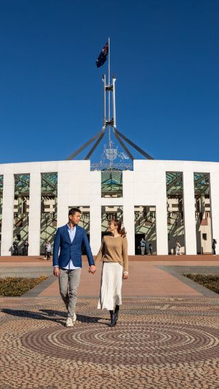 Canberra embassy district 1-day tour | Chinese, English, Japanese | Tulip festival | Lunch included | No gratuities
