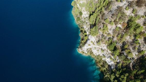Mount Gambier Blue Lake + Schank Volcano + Hell Cave + Wetland Day Tour in South Australia