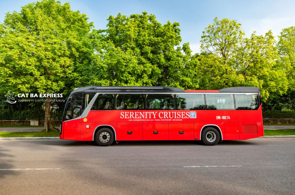 ハノイ発カットバー島行きのラグジュアリーバス