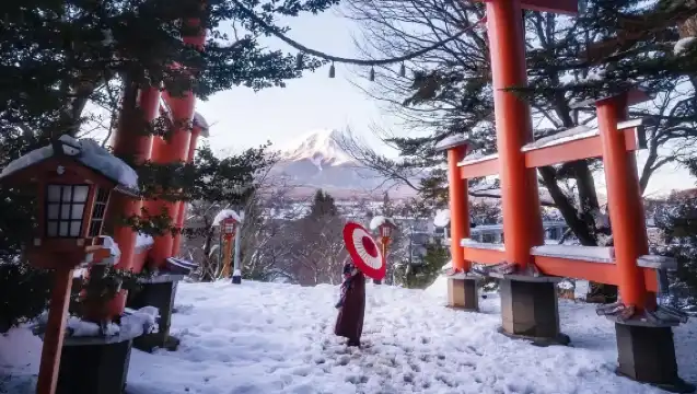 1-Day Tour of Fuji's Top 6 Autumn Foliage Spots: Lake Kawaguchi · Lake Yamanaka · Lawson · Hikawa Clock Shop