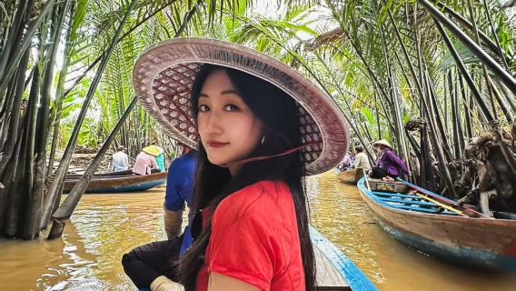 Mekong River Delta and Cu Chi Tunnel 1-Day Tour (Private Family Tour + Transfer + Guide + Lunch)
