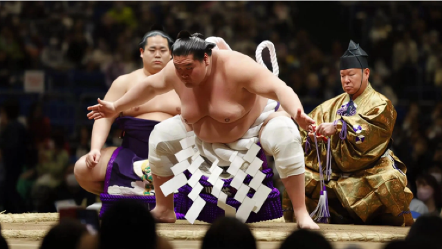 [Jepun Kobe: Lawatan Pertandingan Sumo] Termasuk Ulasan Bahasa Cina/Inggeris | Berlepas dari Osaka