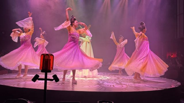 Xi'an • Kaiserliches Bankett des Wu-Kaisers | Ein Bankett, das Sie in die Blütezeit der Tang-Dynastie entführt – ein immersives Erlebnis mit kaiserlichen Speisen, traditioneller Musik und Tanz sowie antiker Styling-Verwandlung