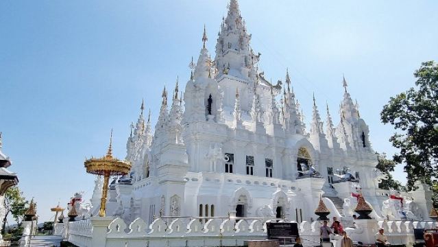 清邁實彈射擊+清邁白廟+夜間野生動物園中文包車一日遊