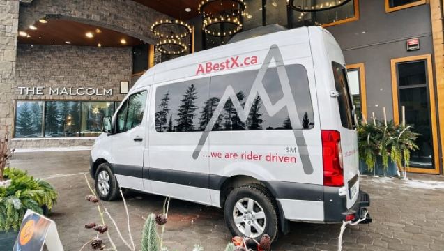 คาลการี/แคนมอร์/แบมฟ์: รถรับส่งเลคลูอิสและทะเลสาบโมเรน