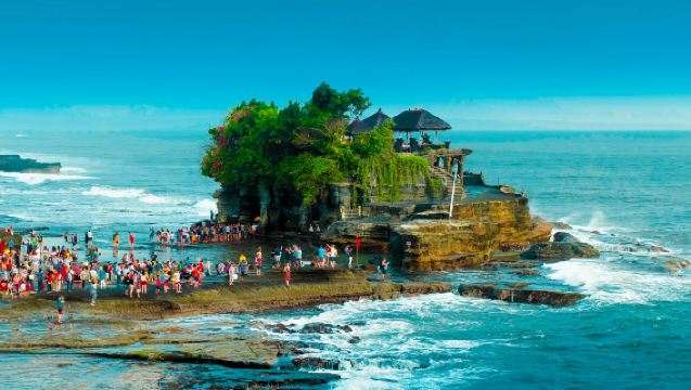 Ubud: Kanto Lampo Waterfall, Art Market, Cretya & Tanah Lot