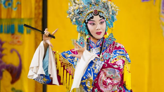 Experience China's Cultural Treasures: Temple of Heaven + Peking Opera + Qianmen Street